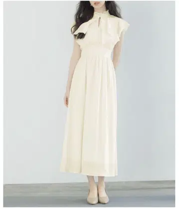 아이보리 프릴 슬리브리스 롱 원피스