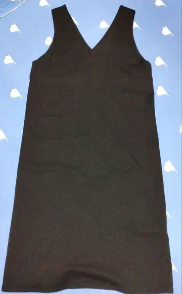 블랙 슬리브리스 무릎 기장 원피스