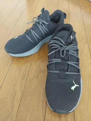 PUMA 블랙 스니커즈 27cm