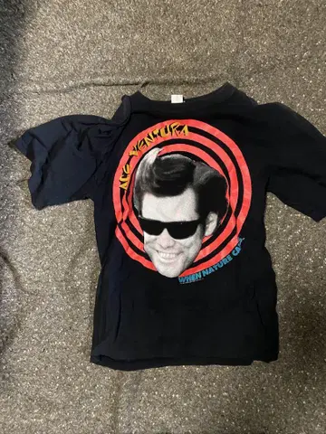 ACE VENTURA 티셔츠 칼리