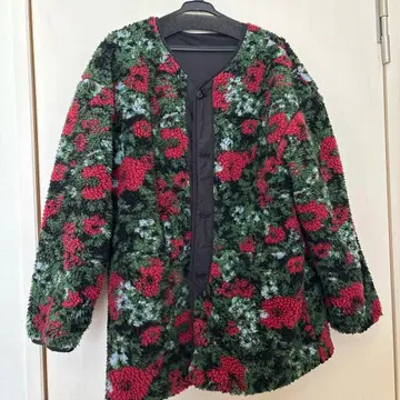 SUPAR HAKKA 플리스 자켓 빨간색과 그린 꽃무늬 리버서블