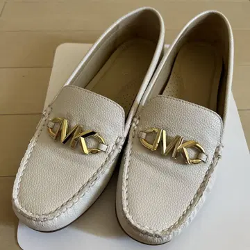 MICHAEL KORS 로퍼 24.5