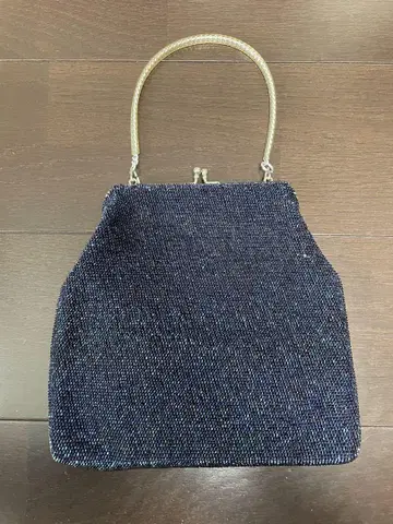네이비 비즈 클러치백