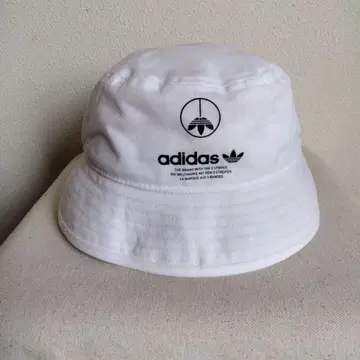새상품급 adidas originals 버킷 햇 프리 사이즈 화이트 레어