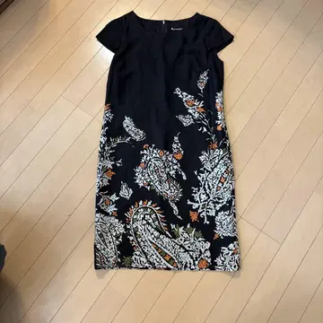 aquascutum 무릎 기장 원피스 반팔 블랙