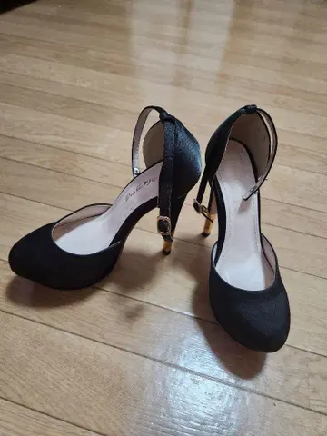 22.5cm 블랙 새틴 하이힐