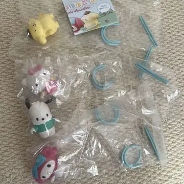 스크런치 뽀뽀 놀이 산리오 캐릭터즈 가챠 피규어