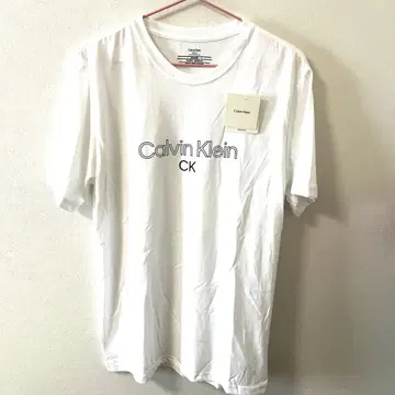 Calvin Klein 화이트 티셔츠 S