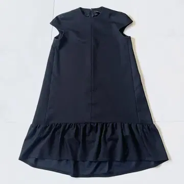 새상품급 요코  페플럼 원피스 프렌치 슬리브 블랙 36
