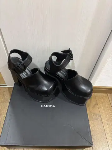 EMODA 샌들