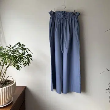 라이트 블루 와이드 팬츠