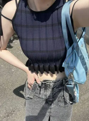 아메리 메디 푸리푸리 쇼트 니트 톱
