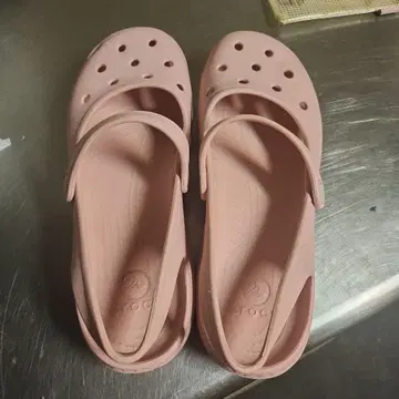 Crocs 핑크 W8