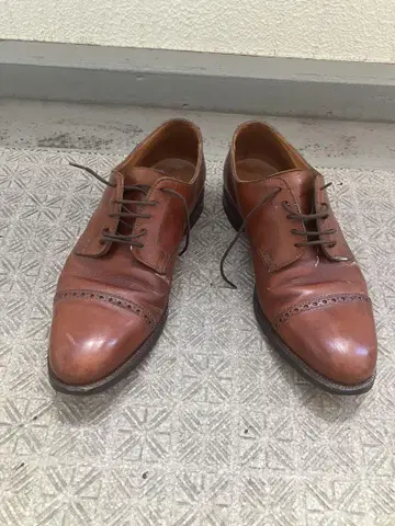 CROCKETT & JONES(크로켓 앤 존스)