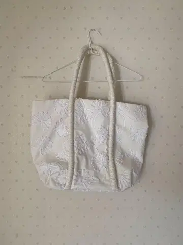 Merlette 자수 화이트 토트백