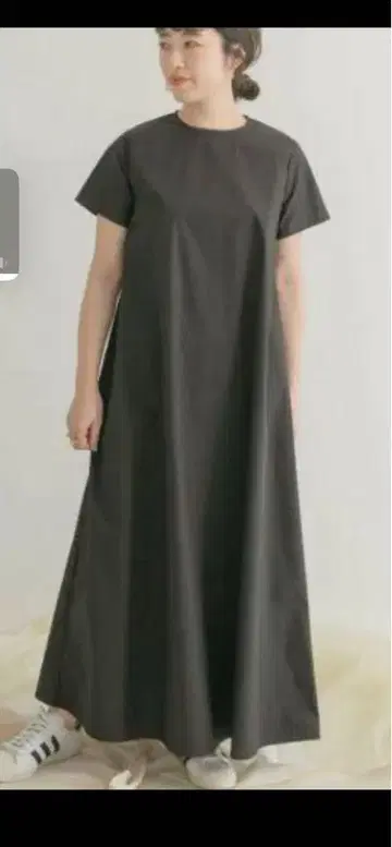 어반 리서치 블랙 반팔 롱 원피스