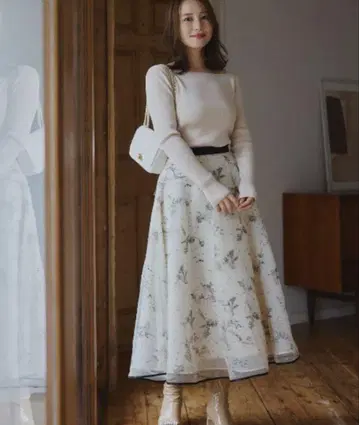 셀포드 베리에이션 튤 플레어 스커트