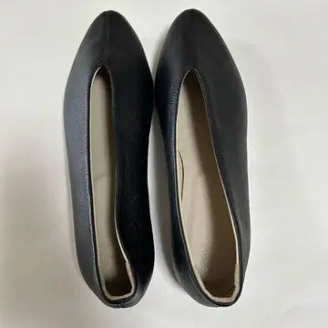 펌프스 천연 가죽 로우 힐 에마 일본제 25.5cm 블랙