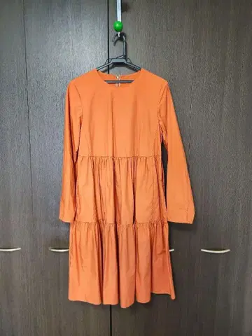 오렌지 긴팔 원피스