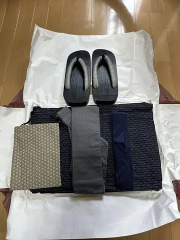 블랙 스트라이프 기모노와 조리 세트