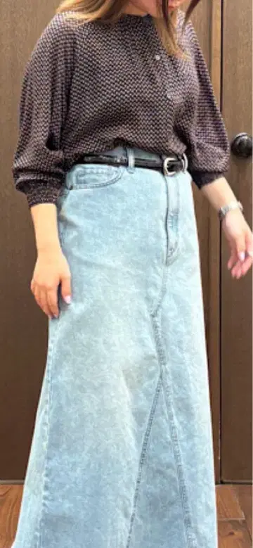 바이올렛 레이온 프린트 개더 블라우스 놈브르 임페어