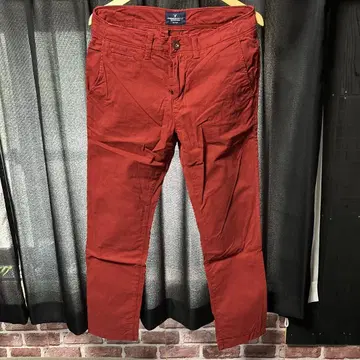 AMERICAN EAGLE OUTFITTERS 레드 치노 팬츠