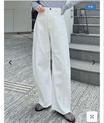 [ 새상품급 ] Re:EDIT 밑단 프린지 커브 데님 SC 화이트
