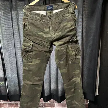 AMERICAN EAGLE 카모플라주 카고 팬츠
