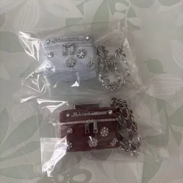 질스튜어트 미니 브로치 베니티 키링