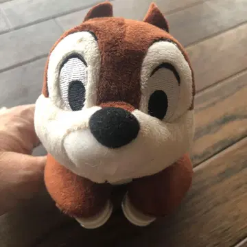 칩과 데일 어깨에 얹는 봉제인형 칩