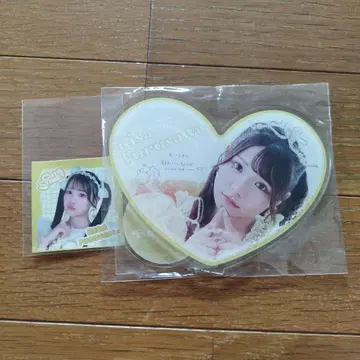 Lisa Furukawa 하트 모양 아크릴 스탠드와 스티커