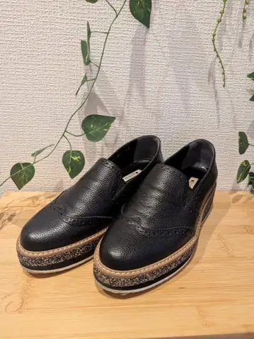 DIANA 블랙 가죽 신발