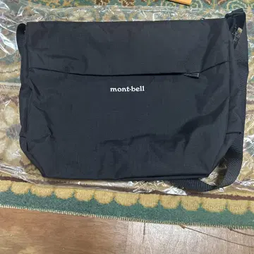 일요일 가격 새상품급 몽벨 베르니나 숄더백 블랙 M