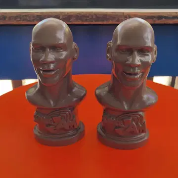 Trophy Treats 농구 선수 2개 세트