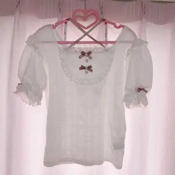 NOEMIE 노에미 아가씨 백 레이스업 초커 넥 컷 티셔츠