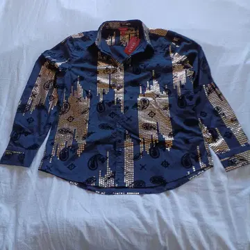 GUESS 택 포함 미사용 새상품 블랙 긴팔 XL