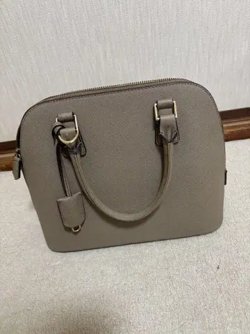 그레이 지퍼 핸드백