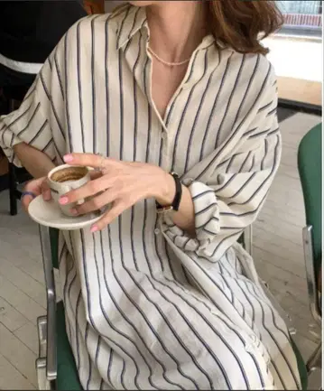 루즈핏 실루엣 스트라이프 7부 소매 셔츠 원피스