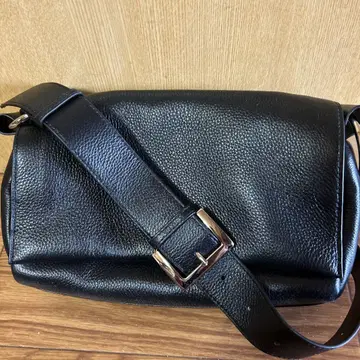 BEARDSLEY 비어즐리 숄더백 BLACK