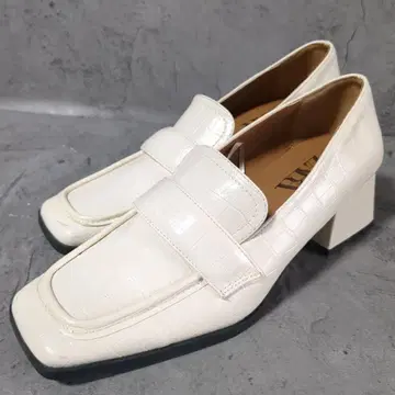 [ ZARA ] 자라 (38) 화이트 여성용 로퍼