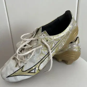 Mizuno Alpha 축구화 화이트/골드