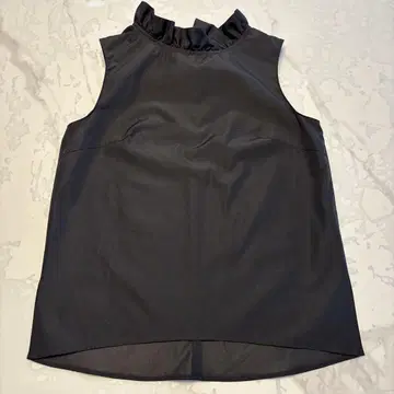 723 브렌헤임 프릴 리본 슬리브리스 블랙 블라우스