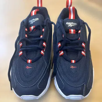 Reebok 네이비 스니커즈 24.5cm