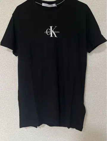 Calvin Klein 반팔 티셔츠
