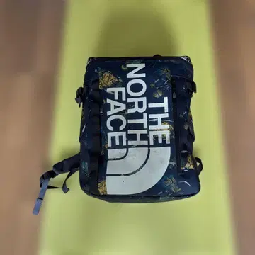 노스페이스 꽃무늬 백팩