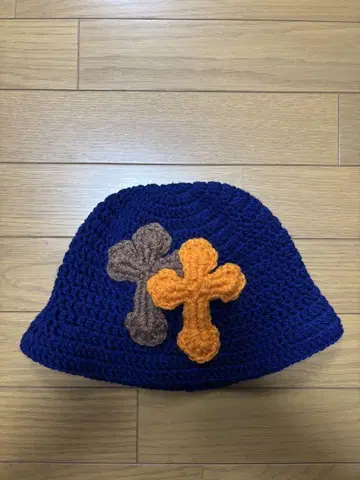 YARN 니트 모자 블루 크로스 모티브