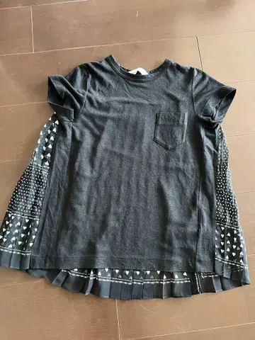 [ sacai luck ] 블랙 티셔츠 하트 무늬