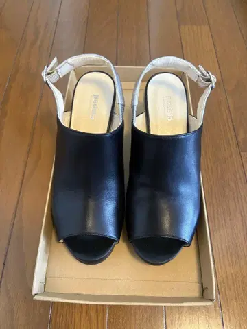 pedala 블랙 웨지 샌들