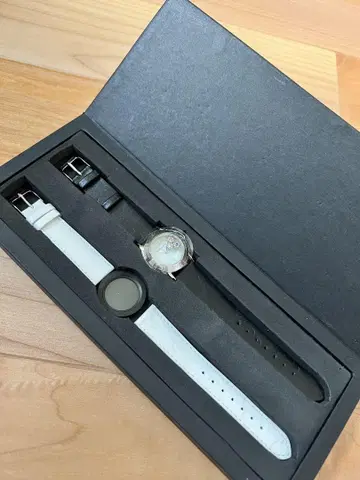 MARY QUANT. 손목시계 화이트/블랙