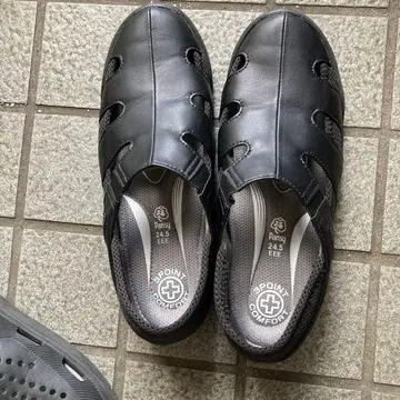 블랙 샌들